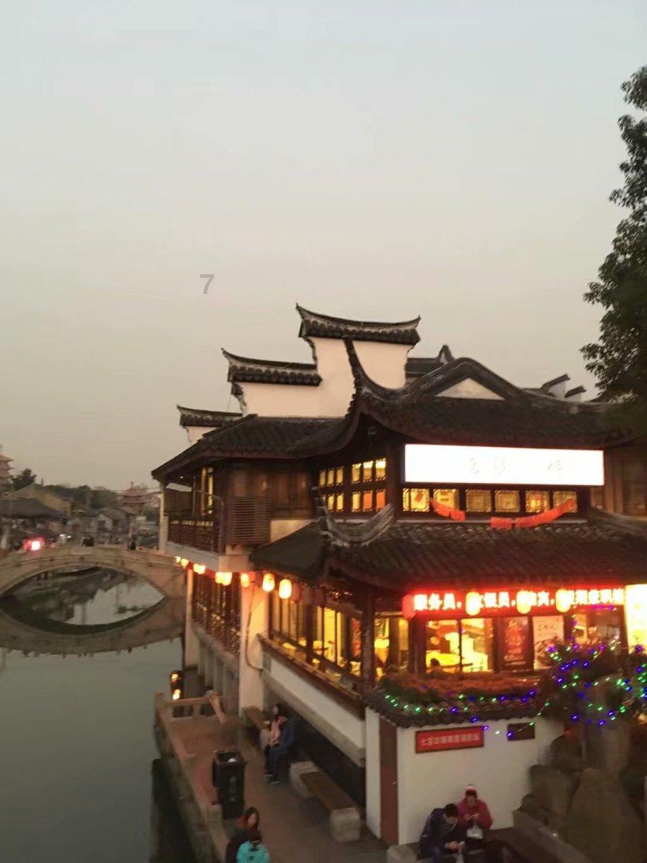 救援摄影师男孩